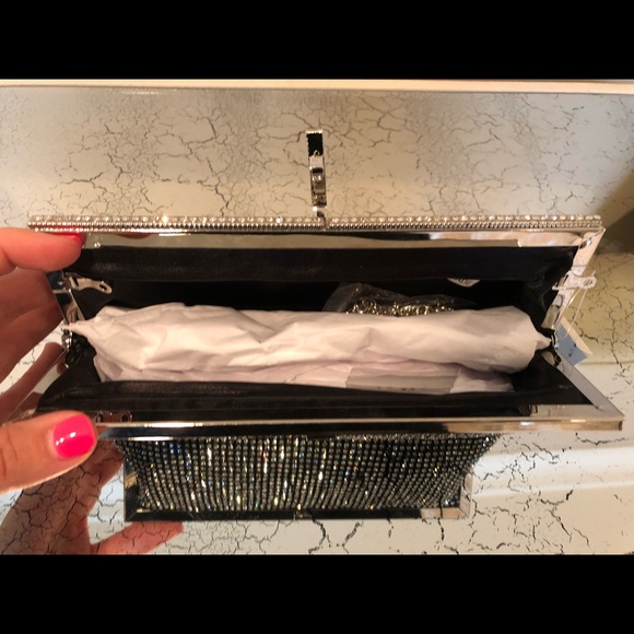 Silver clutch - Picture 1 of 3